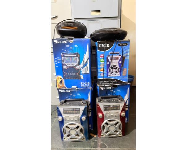 Foto de LOTE CONTENDO 10 CAIXAS DE SOM, NO ESTADO EM QUE SE ENCONTRA.