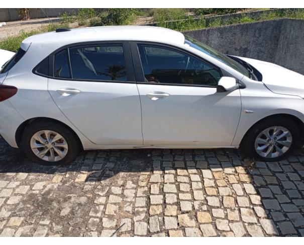 Foto de AUTOMOVEL CHEV/ONIX 10TMT LT1, ALCOOL/GASOLINA, BRANCA, 2020/2020,CHASSI: ...54205, NO ESTADO EM QUE SE ENCONTRA.