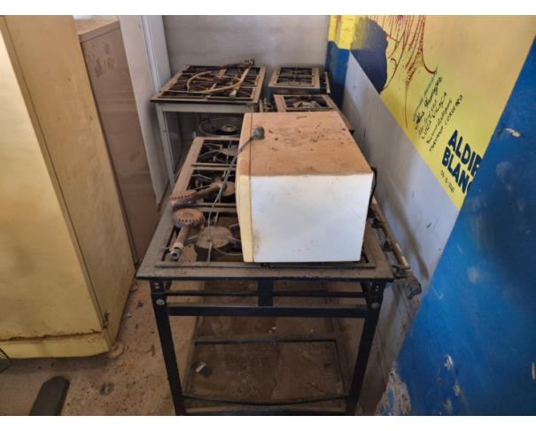 Foto de LOTE CONTENDO SUCATAS DE INFORMÁTICA, ELETRÔNICOS (COMPUTADORES, MONITORES, IMPRESSORAS, ELETRÔNICOS), ELETRODOMESTICOS (GELADEIRA, VENTILADORES, EXAUSTOR, BEBEDOUROS, FOGÕES, TV), DENTRE OUTROS, NO ESTADO EM QUE SE ENCONTRAM. 
