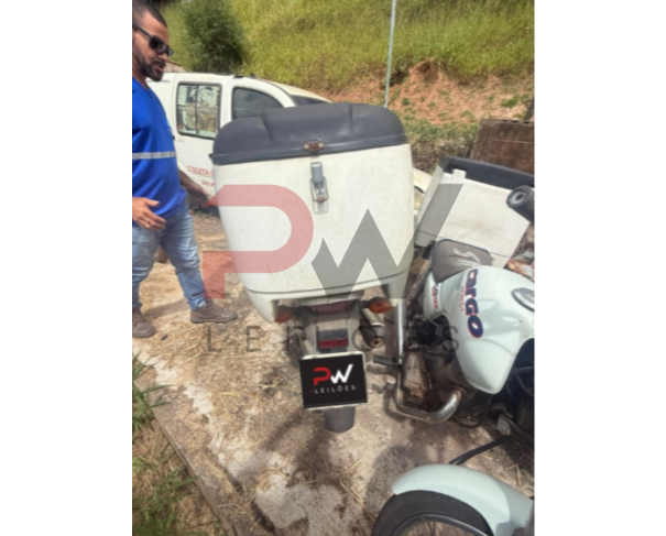 Foto de CARGA / MOTOCICLETA HONDA/CG 125 CARGO KS, 2014/2014, GASOLINA, BRANCA, CHASSI: 9C2JC4130ER000682, RENAVAM: 01012988276, NO ESTADO EM QUE SE ENCONTRA. MOTOR COM AVARIAS.