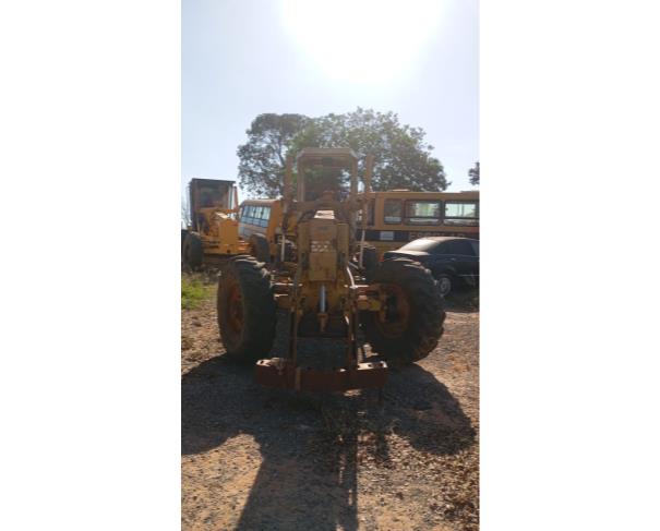 Foto de MOTONIVELADORA FIATALLIS, FG-70A-B, AMARELA, ANO 1994, NO ESTADO EM QUE SE ENCONTRA.