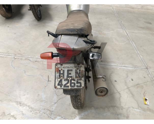 Foto de PASSAGEIRO / HONDA / CG 150 TITAN ES / Placa: HEN4265 / UF: MG / Município: Astolfo Dutra / Ano fabricação: 2007 / Ano modelo: 2007 / Cor: PRATA / Chassi: 9C2KC08507R057444 / Motor: KC08E57057444 /RENAVAM: 00913793779, NO ESTADO EM QUE SE ENCONTRA. 