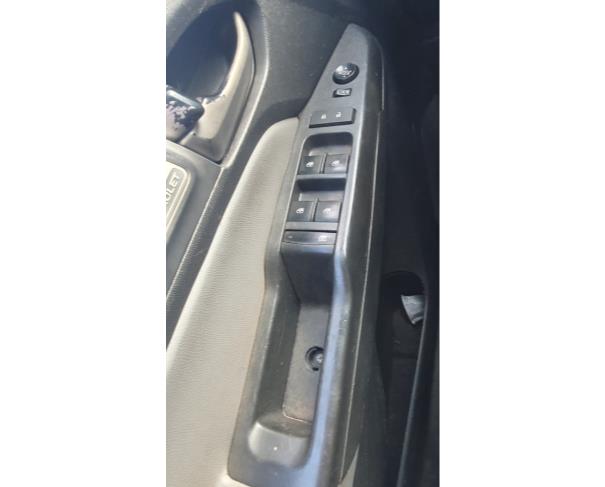 Foto de CAMINHONETE CHEVROLET/S10 LT FD2A, ALCOOL/GASOLINA, BRANCA, 2017/2018, NO ESTADO EM QUE SE ENCONTRA.