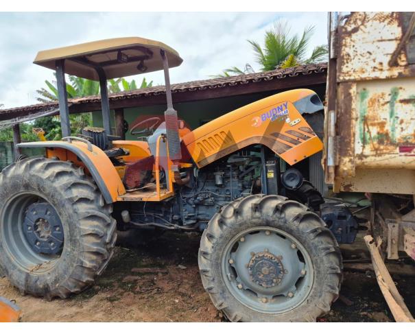 Foto de LOTE CONTENDO TRATOR BUDNY, 2015/2015, Nº DE SÉRIE: B1S484449, NO ESTADO EM QUE SE ENCONTRA.