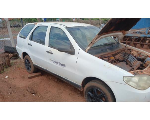 Foto de AUTOMOVEL, FIAT/PALIO WEEK ELX FLEX, BRANCA, 2005/2006, ALCOOL/GASOLINA, CHASSI: 9BD17301A64157180, RENAVAM: 00865324204, NO ESTADO EM QUE SE ENCONTRA.