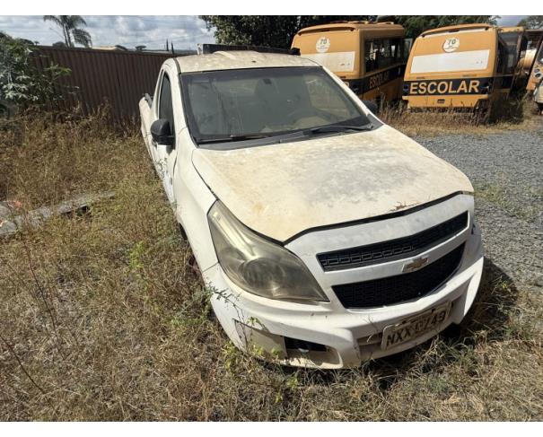 Foto de CAMINHONETE CHEVROLET/MONTANA LS, ALCOOL/GASOLINA, BRANCA, 2012/2012, CHASSI: 9BGCA80X0CB255913, RENAVAM: 00455693129, NO ESTADO EM QUE SE ENCONTRA.