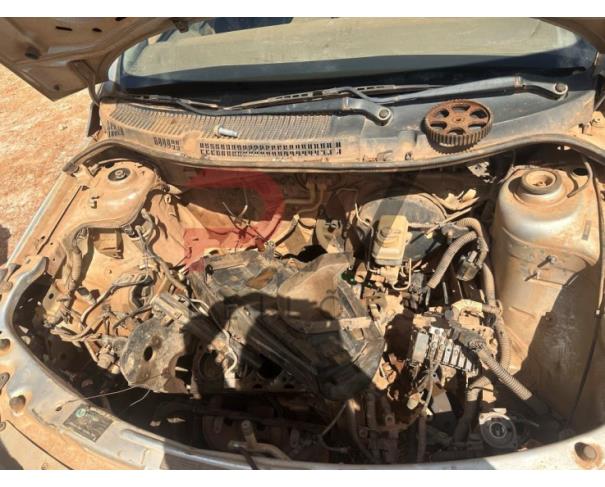 Foto de PASSAGEIRO / AUTOMOVEL VW/GOL 1.6, 2012/2013, ALC/GASOL, PRATA, PLACA HLF-8919, RENAVAM: 00462187918, CHASSI: 9BWAB05U3DT031215, NO ESTADO EM QUE SE ENCONTRA.