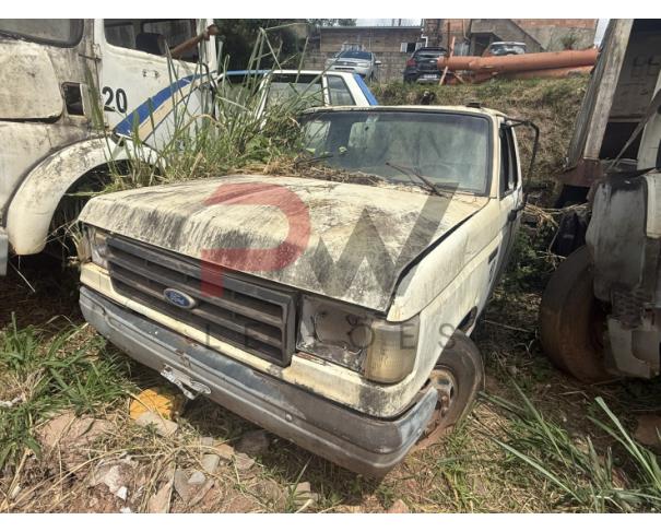 Foto de CARGA / CAMINHAO FORD/F 4000, 1993/1993, DIESEL, DOURADA, CHASSI: 9BFKTNT38PDB26251, RENAVAM: 00615960740, NO ESTADO EM QUE SE ENCONTRA. MOTOR E CAIXA DE MARCHAS COM AVARIAS.