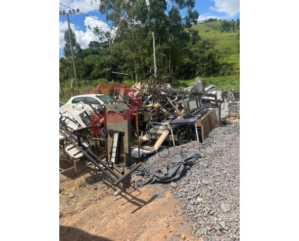 Foto de LOTE CONTENDO SUCATA DE FERRO, MATERIAL ODONTOLOGICO E INFORMATICA, NO ESTADO EM QUE SE ENCONTRA.