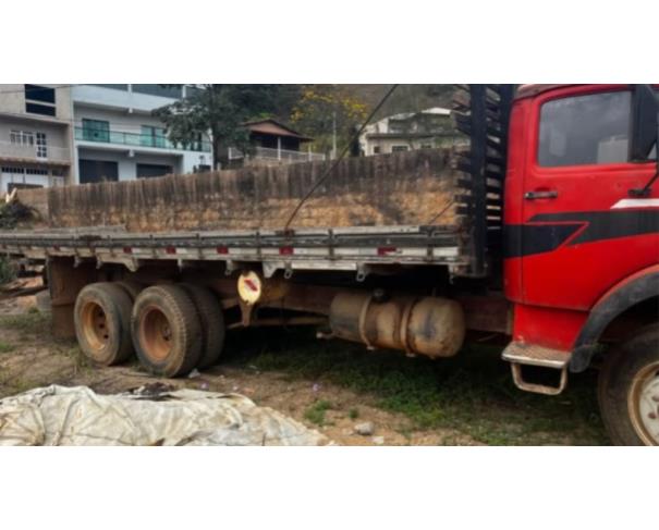 Foto de M.BENZ/L 1113, DIESEL, 1972/1972, VERMELHA, NO ESTADO EM QUE SE ENCONTRA.