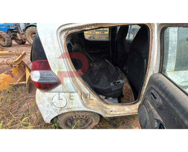 Foto de AUTOMOVEL FIAT/MOBI EASY, ALCOOL/GASOLINA, BRANCA, 2017/2018, CHASSI: ...02138, NO ESTADO EM QUE SE ENCONTRA.
