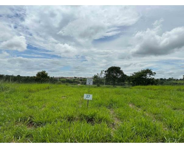 Foto de Chácara 27, Quadra 04, localizada na Rua F, no Chacreamento Espelho D’Água, em Abaeté/MG, com área total de 1.000,00 m², matrícula nº 29.058 do CRI de Abaeté/MG. 