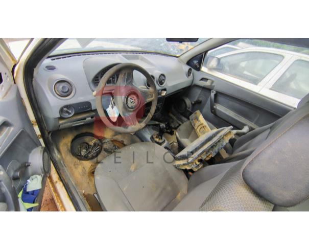 Foto de AUTOMOVEL VW/GOL 1.0 GIV, 2013/2014,BRANCA, ALCOOL/GASOLINA,  CHASSI: ...48917, NO ESTADO EM QUE SE ENCONTRA.