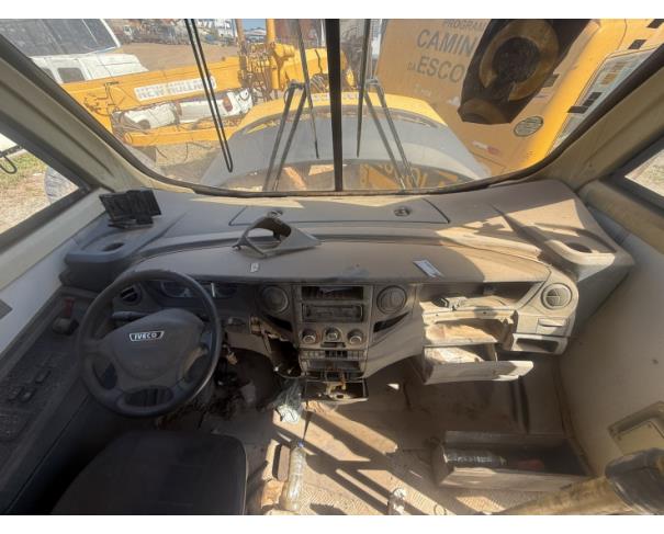 Foto de ONIBUS, IVECO/WAYCLASS 70C17HDE, AMARELA, 2016/2016, DIESEL, CHASSI: 93ZL68C01G8469339, RENAVAM: 01121458502, NO ESTADO EM QUE SE ENCONTRA.
