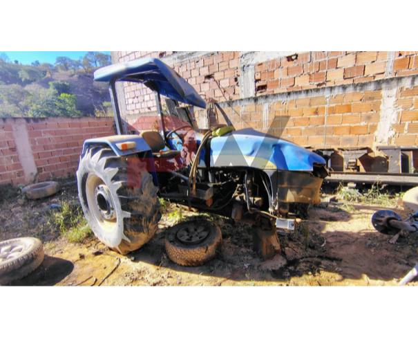 Foto de TRATOR NEW HOLLAND TT4030, AZUL, SERIE: 87557214, CHASSI: HCCZ4030JGCG47971, NO ESTADO EM QUE SE ENCONTRA.