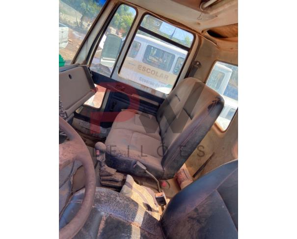 Foto de CAR/CAMINHÃO BASCULANTE FORD/CARGO1717 E, DIESEL,  ANO/MOD 2006/2006, COR BRANCA, NO ESTADO EM QUE SE ENCONTRA.