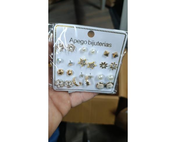 Foto de LOTE CONTENDO 3 MIL ITENS DE BIJUTERIAS, TAIS COMO BRINCOS, COLARES, BRACELETES E PIERCINGS, NO ESTADO EM QUE SE ENCONTRAM.