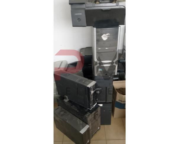 Foto de LOTE CONTENDO DIVERSOS EQUIPAMENTOS ELETRÔNICOS, TAIS COMO TELEVISORES, IMPRESSORAS, MONITORES DE VÍDEO, GABINETES DE COMPUTADORES, NOTEBOOKS, LAPTOPS, NOBREAKS, ESTABILIZADORES DE ENERGIA, TONERS E REFIS DE IMPRESSORAS, NO ESTADO EM QUE SE ENCONTRAM.