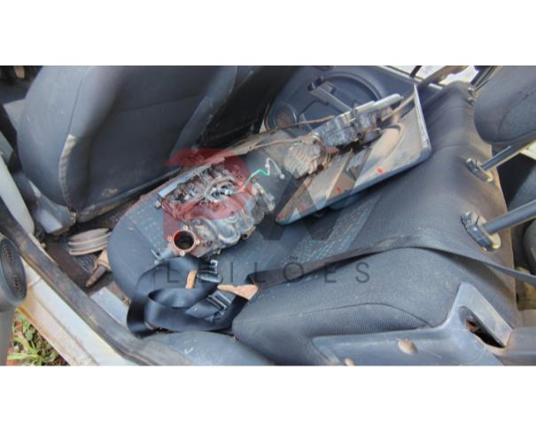 Foto de FIAT/UNO VIVACE 1.0, ALCOOL/GASOLINA, BRANCA, 2014/2014, CHASSI: 9BD195152E0595183, RENAVAM: 1013522300, NO ESTADO EM QUE SE ENCONTRA.
