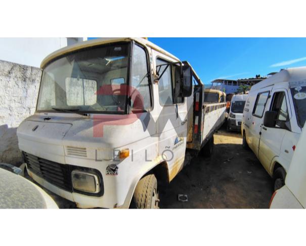 Foto de CAMINHAO M.B./M.BENZ L 608 D, 1982/1982, DIESEL, BRANCA, CHASSI: 30830212598662, RENAVAM: 00275620140, NO ESTADO EM QUE SE ENCONTRA.