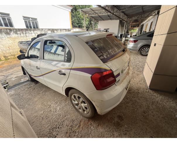 Foto de AUTOMOVEL  VW/GOL 1.0L MC4, ALCOOL/GASOLINA, BRANCA, 2018/2019, CHASSI: 9BWAG45U0KT090938, RENAVAM: 01177290038, NO ESTADO EM QUE SE ENCONTRA.
