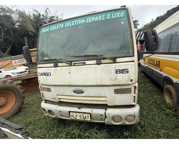 Foto de CAMINHAO FORD/CARGO 815 E, DIESEL, BRANCA, 2010/2011, CHASSI: 9BFVCE1N5BBB71525, RENAVAM: 00283865016, NO ESTADO EM QUE SE ENCONTRA.