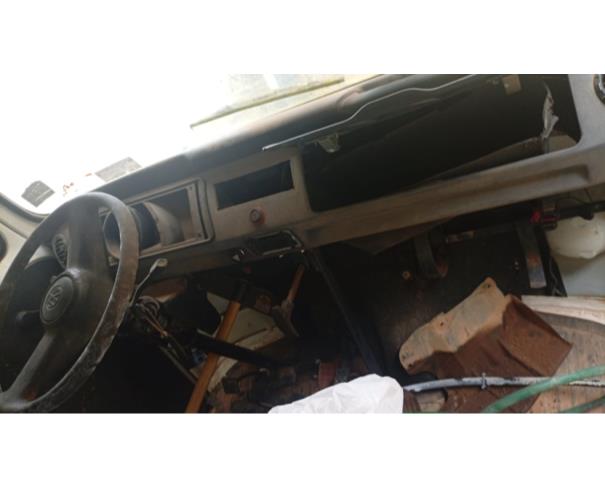 Foto de MICROONIBUS, VW/KOMBI ESCOLAR, BRANCA, 2008/2009, ALCOOL/GASOLINA, CHASSI: 9BWMF07XX9P003601, RENAVAM: 00976295130, NO ESTADO EM QUE SE ENCONTRA.