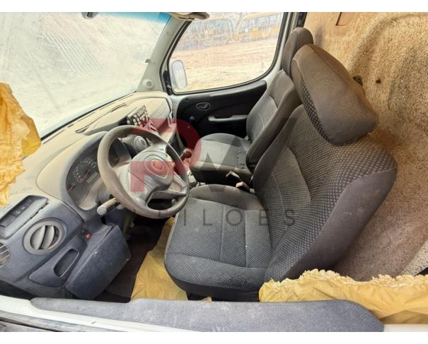 Foto de CAMINHONETE FIAT/DOBLO GREENCAR MO4, ALCOOL/GASOLINA, BRANCA, 2014/2014, CHASSI: 9BD223246E2037136, RENAVAM: 01005900563, NO ESTADO EM QUE SE ENCONTRA.