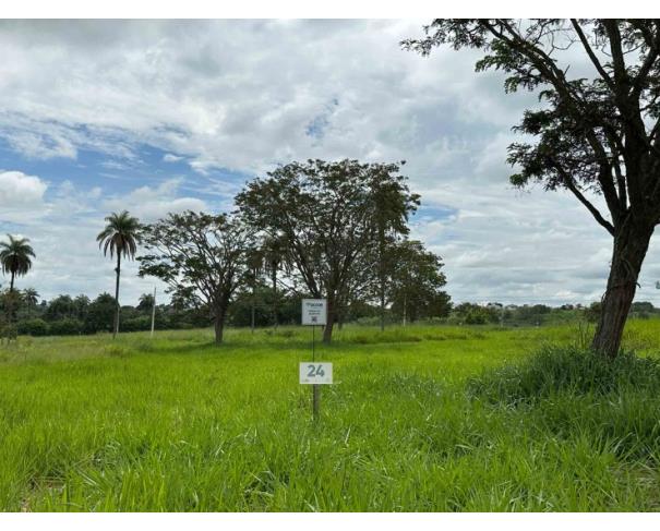 Foto de Chácara 24, Quadra 06, localizada na Rua G, no Chacreamento Espelho D’Água, em Abaeté/MG, com área total de 1.000,00 m², matrícula nº 29.128 do CRI de Abaeté/MG. 