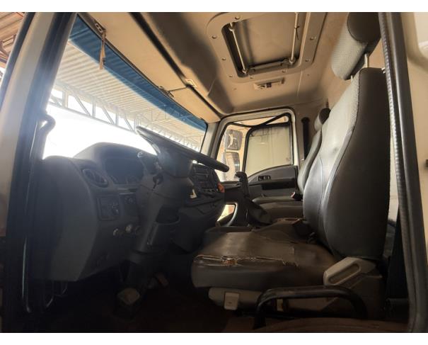 Foto de CAMINHAO FORD/CARGO 2629 6X4, DIESEL, BRANCA, 2014/2015, CHASSI: 9BFZEANE1FBS76015, RENAVAM: 01027470022, NO ESTADO EM QUE SE ENCONTRA.