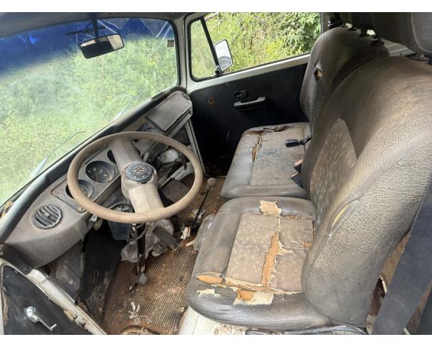 Foto de CAMIONETA VW/KOMBI, GASOLINA, BRANCA, 2005/2005, CHASSI: 9BWGB07X75P009455, RENAVAM: 00853708444, NO ESTADO EM QUE SE ENCONTRA.