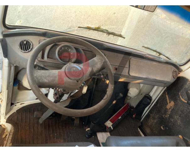 Foto de CAMIONETA VW/KOMBI, ALCOOL/GASOLINA, BRANCA, 2007/2007, CHASSI: ...10077, NO ESTADO EM QUE SE ENCONTRA. 