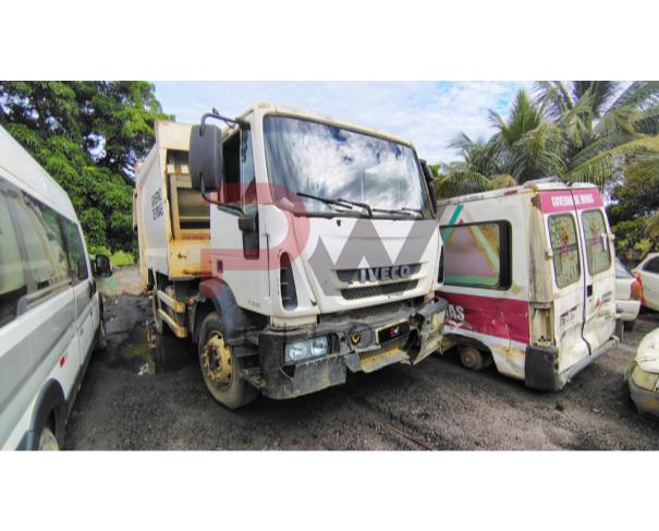 Foto de CAMINHAO IVECO/TECTOR 170E22, 2013/2014,BRANCA, DIESEL, CHASSI: ...25599, NO ESTADO EM QUE SE ENCONTRA.