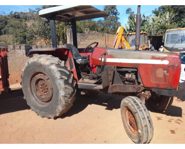 Foto de TRATOR MASSEY FERGUSON MF85, ANO: 1999, CHASSI: 000T275203C00175, NO ESTADO EM QUE SE ENCONTRA.