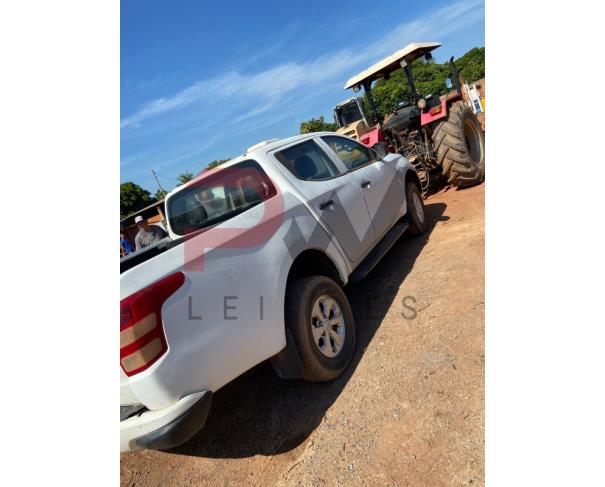Foto de ESP/CAMINHONETE AB/C DUP MMC/L200 TRITON SPT GLX, DIESEL, ANO/MOD 2018/2019, COR BRANCA, NO ESTADO EM  QUE SE ENCONTRA.
