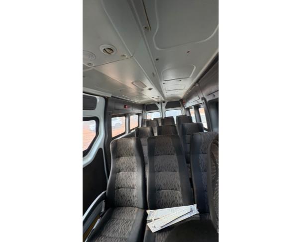 Foto de MICROONIB RENAULT/MASTER JM 16 L, DIESEL, BRANCA, 2021/2022, CHASSI: 93YMAF4XENJ796590, RENAVAM: 01253521074, NO ESTADO EM QUE SE ENCONTRA.