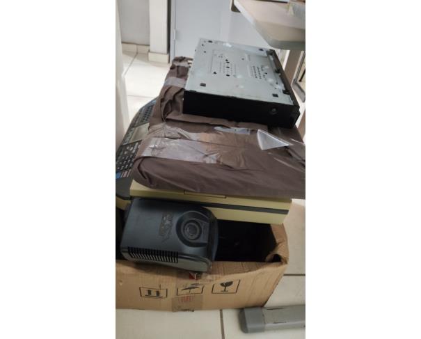 Foto de LOTE CONTENDO ELETRÔNICOS, TAIS COMO: NOTEBOOK, TELEVISÃO, IMPRESSORA, TECLADOS, ENTRE OUTROS.