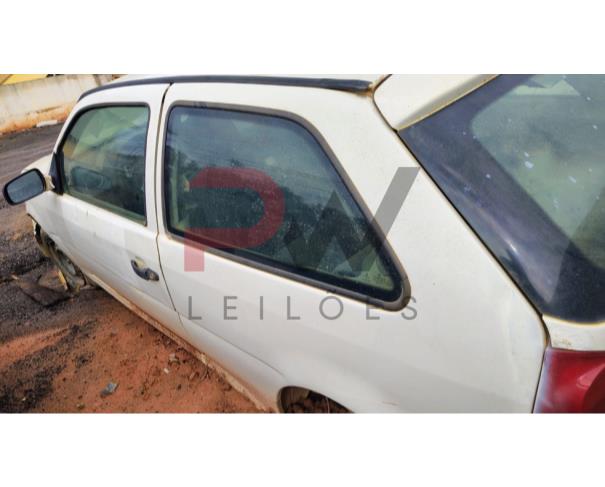 Foto de AUTOMOVEL VW/GOL 1.0 GIV, 2013/2014,BRANCA, ALCOOL/GASOLINA,  CHASSI: ...48917, NO ESTADO EM QUE SE ENCONTRA.