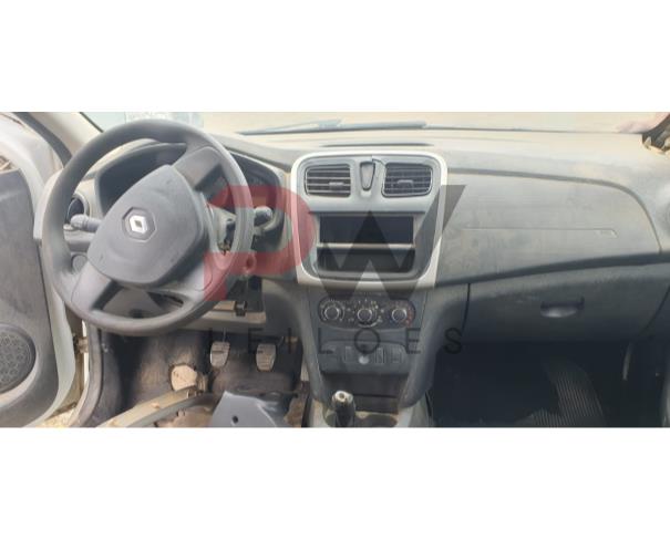 Foto de PASSAGEIRO / AUTOMOVEL RENAULT/SANDERO AUTH 10, ALCOOL/GASOLINA, BRANCA, 2014//2015, PLACA PUS-7466, CHASSI: 93Y5SRD04FJ509987, RENAVAM: 01018098213, NO ESTADO EM QUE SE ENCONTRA.