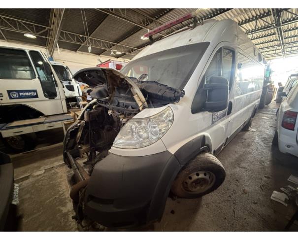 Foto de CAMINHONETE I/FIAT DUCATO RONTEC AMB, DIESEL, BRANCA, 2019/2019, CHASSI: 3C6DFVDK1KE546851, RENAVAM: 01219733510, NO ESTADO EM QUE SE ENCONTRA.