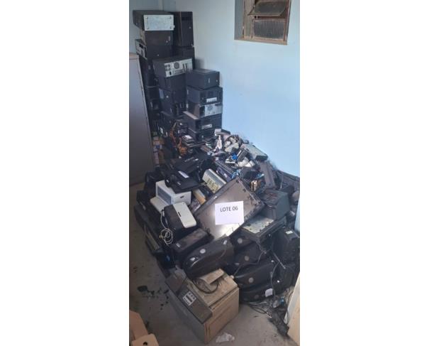 Foto de LOTE CONTENDO EQUIPAMENTOS DE INFORMÁTICA, ELETRÔNICOS E DIVERSOS, NO ESTADO EM QUE SE ENCONTRAM.