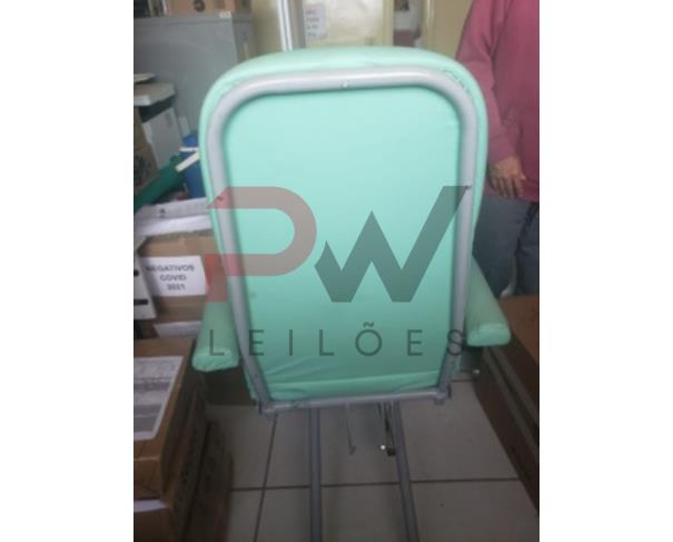 Foto de LOTE CONTENDO EQUIPAMENTOS ODONTOLÓGICOS E HOSPITALARES, TAIS COMO: MACAS, CADEIRA ODONTOLÓGICAS, RÉGUA ANTROPOMÉTRICA, ENTRE OUTROS, NO ESTADO EM QUE SE ENCONTRAM. 