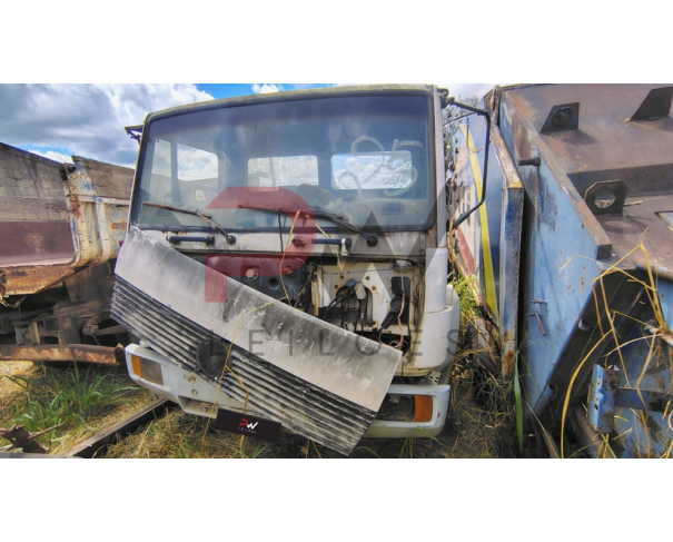 Foto de  CAMINHAO M.BENZ/1714, 1994/1994, DIESEL, BRANCA, CHASSI: 9BM682123RB014080, RENAVAM: 00625908155, NO ESTADO EM QUE SE ENCONTRA. ESTÁ COM IMPLEMENTO BROOK MONTADO NO CHASSIS.