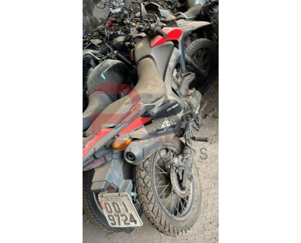 Foto de PASSAGEIRO / HONDA / NXR160 BROS ESDD / Placa: OOI9724 / UF: MG / Município: Pitangui / Ano fabricação: 2014 / Ano modelo: 2014 / Cor: VERMELHA / Chassi: 9C2KD0810FR410258 / Motor: KD08E1F410258 / RENAVAM: 01033508931, NO ESTADO EM QUE SE ENCONTRA. 