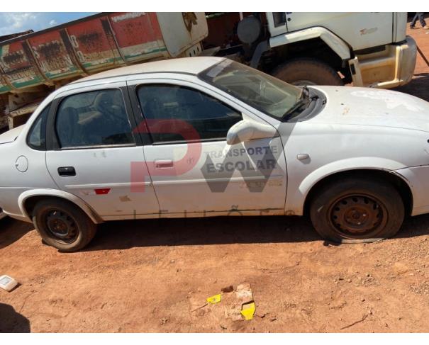 Foto de PAS/AUTOMOVEL CHEVROLET/CLASSIC LS, ALCOOL/GASOLINA, ANO/MOD 2012/2012, COR BRANCA, NO ESTADO EM QUE SE ENCONTRA.