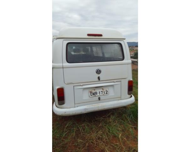Foto de CAMIONETA VW/KOMBI, ALCOOL/GASOLINA, BRANCA, 9 LUGARES, 2013/2014, CHASSI: 9BWMF07X4EP014944, RENAVAM: 00654376409, NO ESTADO EM QUE SE ENCONTRA. 