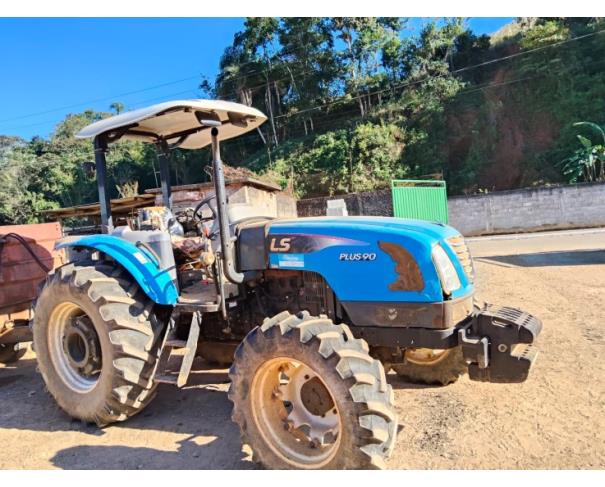 Foto de LOTE CONTENDO 01 TRATOR LS PLUS 90,  ANO 2018,  NO ESTADO EM QUE SE ENCONTRA.