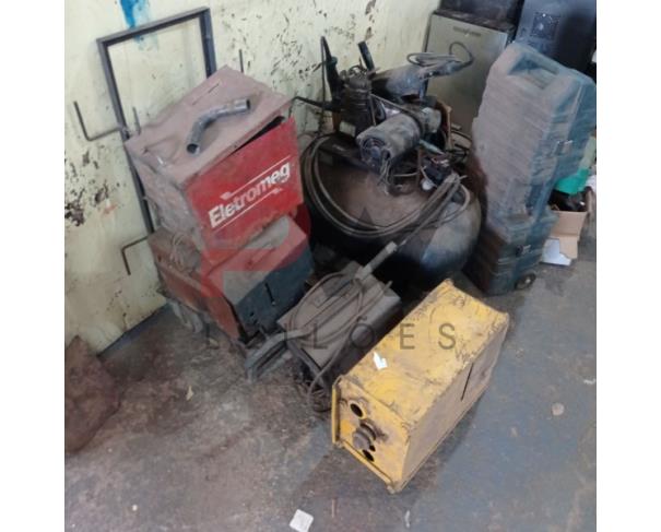 Foto de LOTE CONTENDO MATERIAIS ELÉTRICOS E FERRAMENTAS, NO ESTADO EM QUE SE ENCONTRAM.