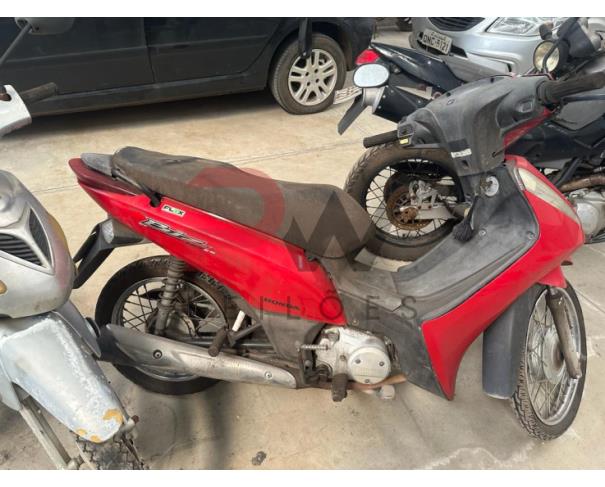 Foto de PASSAGEIRO / HONDA / BIZ 125 KS / Placa: HFU3515 / UF: MG /Município: Divinópolis  Ano fabricação: 2011 / Ano modelo: 2011 / Cor: VERMELHA / Chassi:9C2JC4810BR018033 /Motor: JC48E1B018033 / RENAVAM: 00349739129, NO ESTADO EM QUE SE ENCONTRA. 