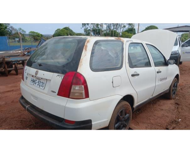 Foto de AUTOMOVEL, FIAT/PALIO WEEK ELX FLEX, BRANCA, 2005/2006, ALCOOL/GASOLINA, CHASSI: 9BD17301A64157180, RENAVAM: 00865324204, NO ESTADO EM QUE SE ENCONTRA.